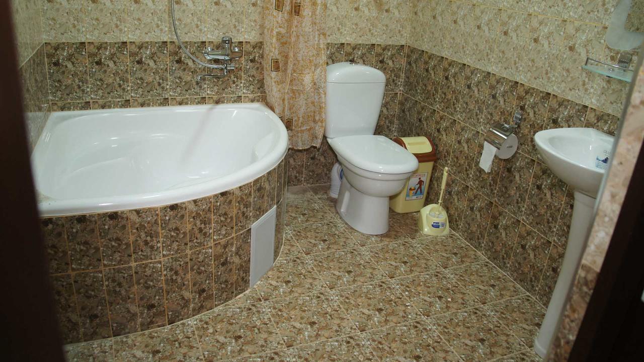 בוקורו Daryo Hostel מראה חיצוני תמונה