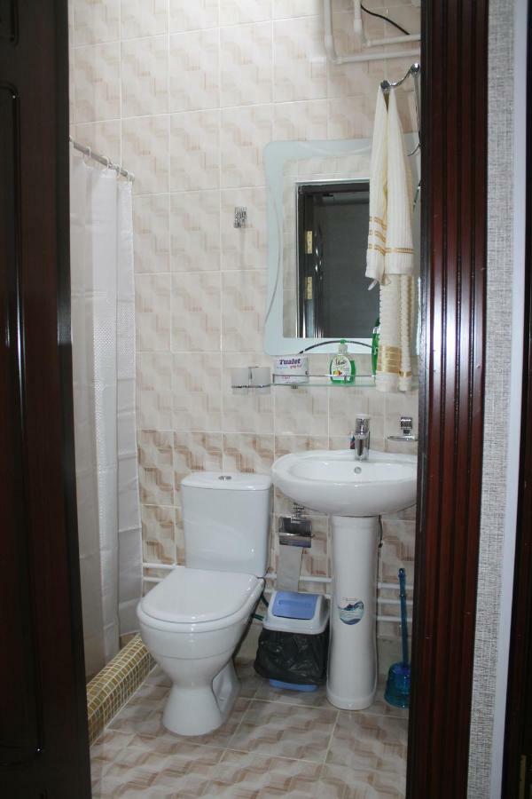 בוקורו Daryo Hostel מראה חיצוני תמונה